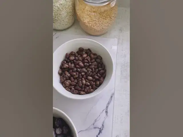 'Video thumbnail for 4 High Fibre Foods To Add In Your Diet | Myprotein #shorts'