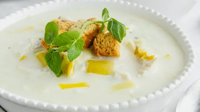 'Video thumbnail for Slow Cooker Chicken, Leek and Potato Soup'