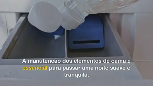 'Video thumbnail for Despeje uma colher deste produto natural na máquina de lavar para dizer adeus aos lençóis amassados'