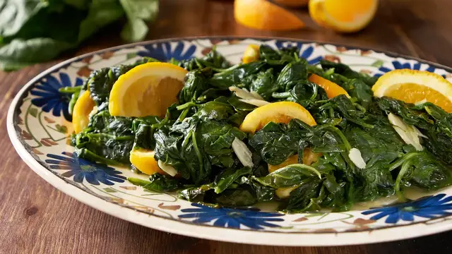 'Video thumbnail for Sautéed Spinach with Orange and Garlic'