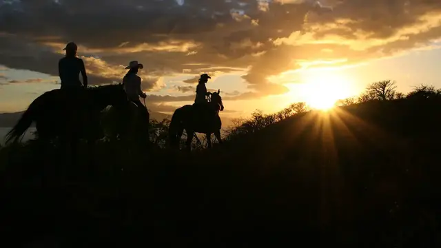 'Video thumbnail for World’s Most Romantic Sunset Spots'