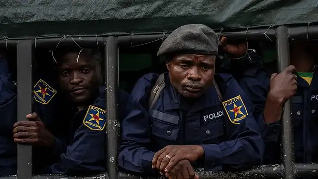 'Video thumbnail for Fighting erupts in eastern DRC despite recent peace deal between Kinshasa and M23 rebels'