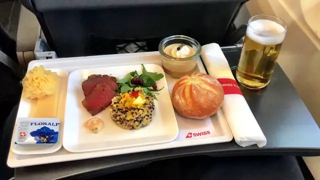 'Video thumbnail for SWISS INTERNATIONAL Business Class Flight Experience: A319, Bucharest - Zürich'