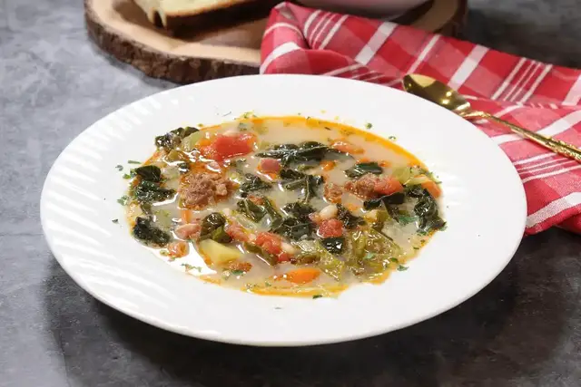 'Video thumbnail for How to Make Tuscan Soup with Pancetta & Spicy Sausage'