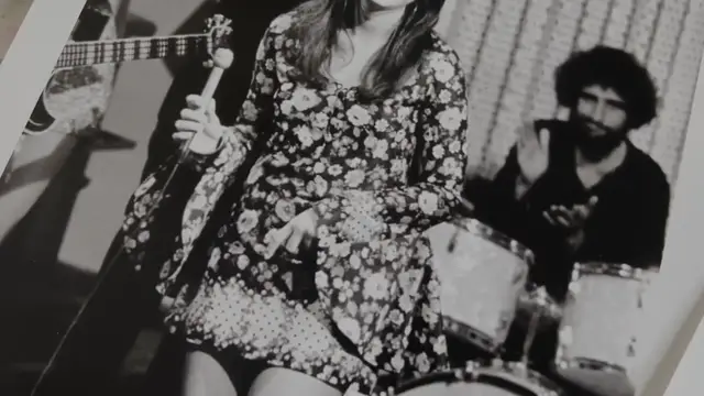 'Video thumbnail for Linda Ronstadt’s Vintage Beauty secrets | Makeup and Biography'