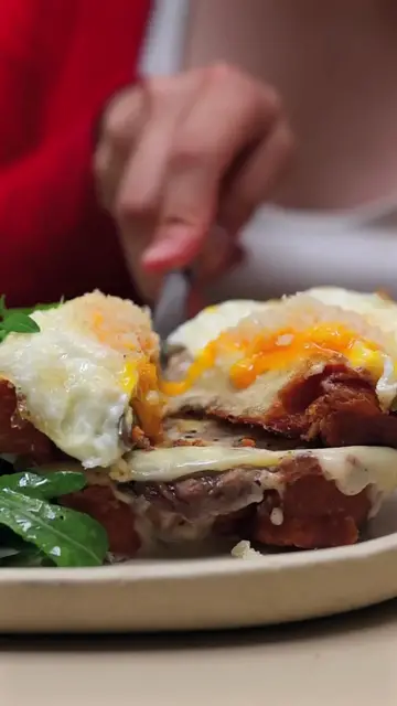 'Video thumbnail for Breakfast Recipe Sandwich'