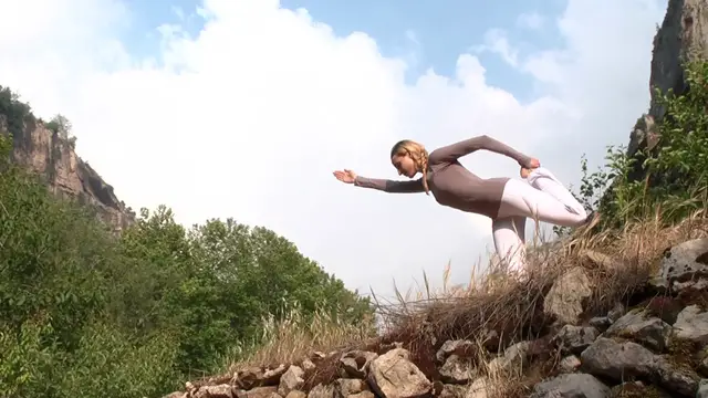 'Video thumbnail for Yoga - Lord of the Dance'