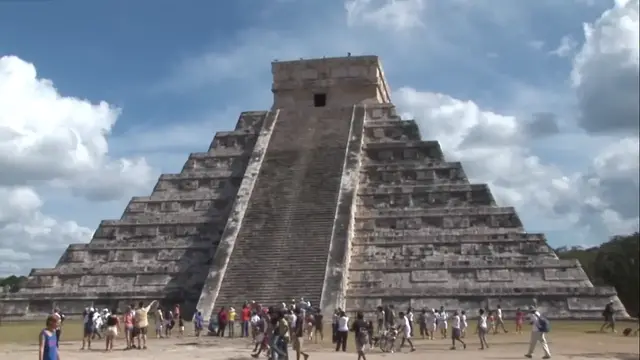 'Video thumbnail for Presenting El Castillo , the pyramids of Mexico....'