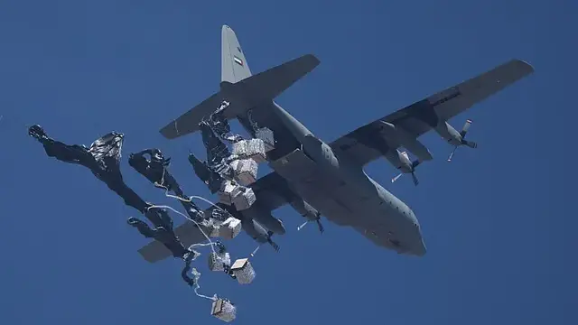 'Video thumbnail for Israel to begin limited daily pauses in fighting as aid drops resume over Gaza'