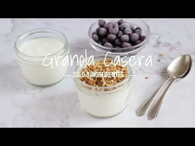'Video thumbnail for Receta Fácil de Granola Casera (3 ingredientes)'