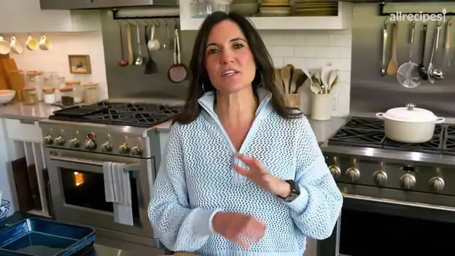 'Video thumbnail for 5 Easy Desserts Anyone Can Make (Peach Cobbler Dump Cake, Ice Cream Sandwich Cake & More!) (720p 30fps)'