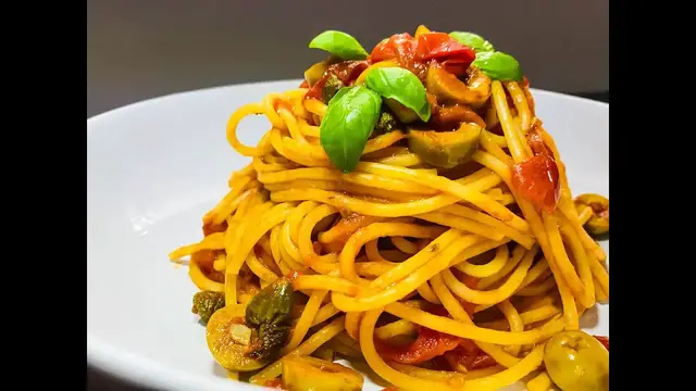 'Video thumbnail for Spaghetti alla Puttanesca'