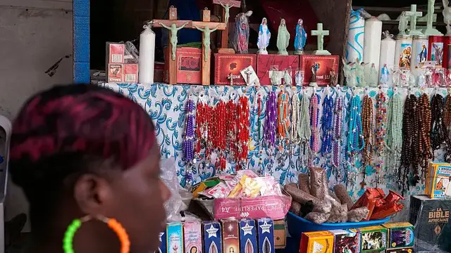 'Video thumbnail for Catholic faithful in Ivory Coast hold mass in memory of Pope Francis'