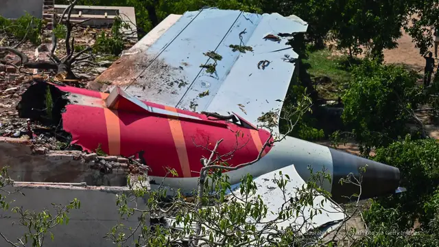 'Video thumbnail for Investigators focus on pilots, fuel switches in Air India crash'