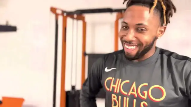 'Video thumbnail for ONE OF THE 5 KEYS TO CRAZY BOUNCE! (CORE WORKOUT W/ PRO DUNKER)'