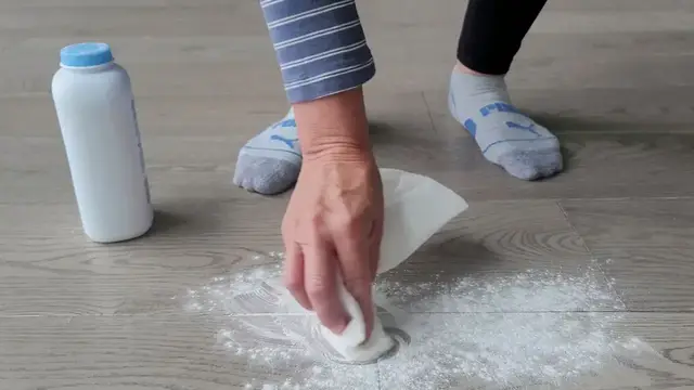 'Video thumbnail for Pour baby powder on your floor for this BRILLIANT hack!'