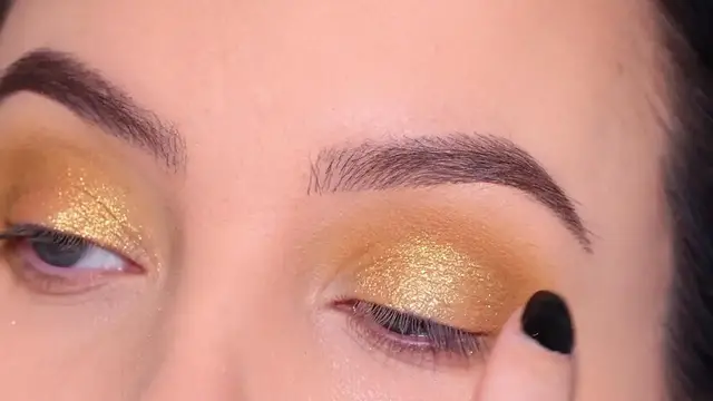 'Video thumbnail for Golden Eye Makeup: Simple Tutorial for Nice Result'