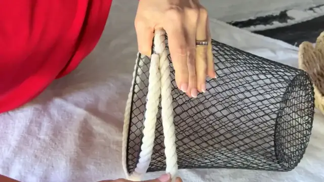 'Video thumbnail for Wrap a rope around a basket for this BRILLIANT kitchen idea!'
