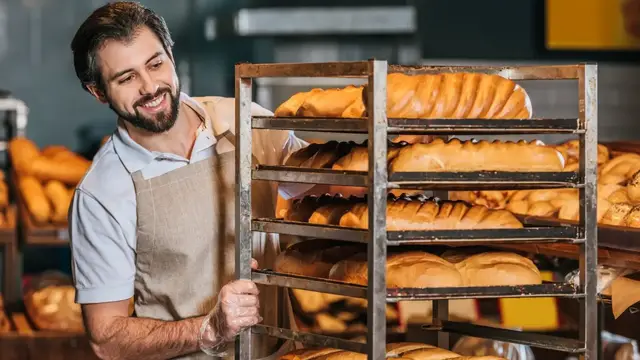 'Video thumbnail for The Worst Grocery Store Chain Bakery You Should Just Avoid'