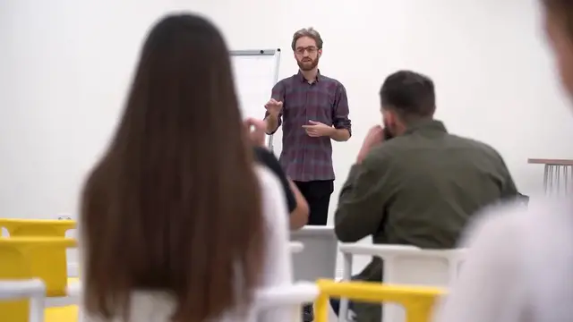 'Video thumbnail for How To Learn English Fast - 10 Tips To Learn English Faster'