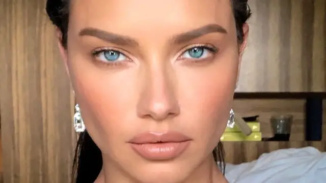 'Video thumbnail for Famous Models Who Are Almost Unrecognizable Without Makeup'