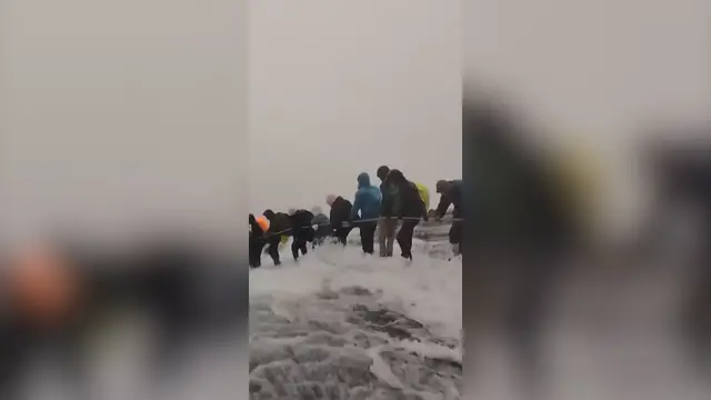 'Video thumbnail for Hikers brave torrential rain on Malaysia's Mount Kinabalu'