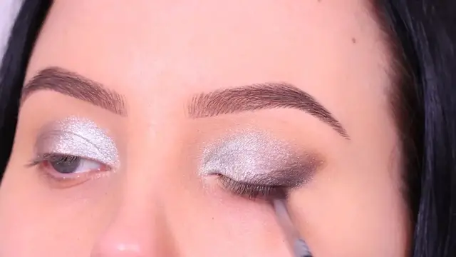 'Video thumbnail for Soft Cool Toned Glam Eye Makeup Tutorial'