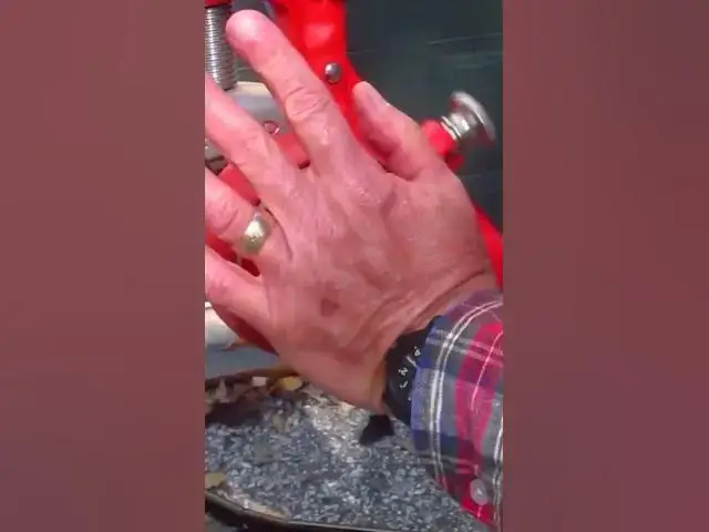 'Video thumbnail for How to Thread Black Iron Pipe'