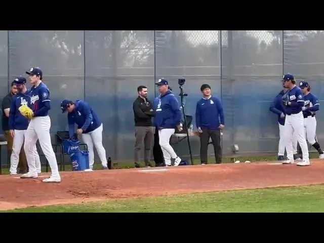 'Video thumbnail for Roki Sasaki, Yoshinobu Yamamoto Throw Bullpen Sessions with Dodgers!! (2025 MLB Spring Training)'