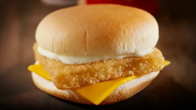 'Video thumbnail for Ex-Workers Reveal What You Should Absolutely Never Order From These Fast Food Chains'
