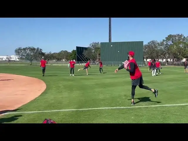 'Video thumbnail for Royce Lewis and Carlos Correa Play Catch During Practice! (2025 MLB Spring Training)'