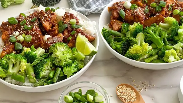 'Video thumbnail for Sesame-Peanut Tempeh Bowl Recipe'