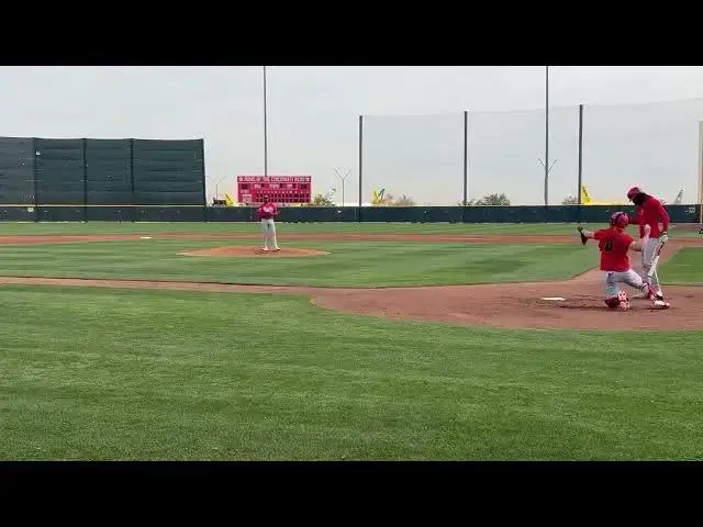 'Video thumbnail for Hunter Greene vs. Elly De La Cruz Live Batting Practice! (Part 2) (2025 MLB Spring Training)'