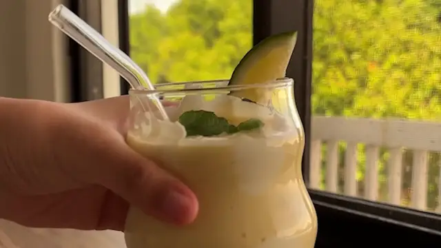 'Video thumbnail for Vegan Tropical Smoothie'