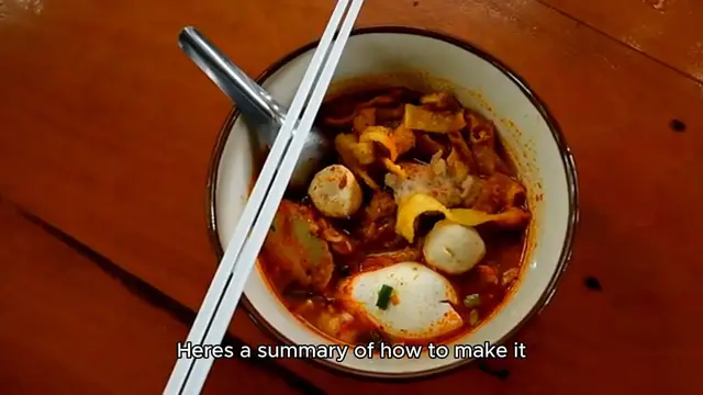 'Video thumbnail for bun rieu recipe'