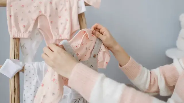 'Video thumbnail for What Size Is 80 In Baby Clothes? A Helpful Guide'