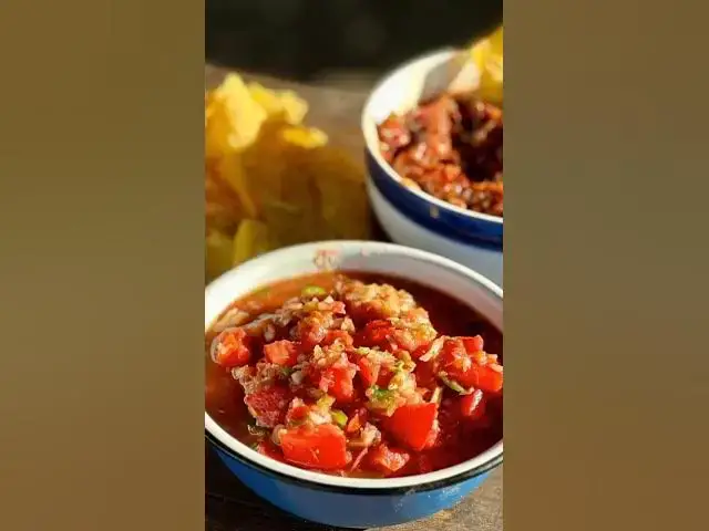 'Video thumbnail for Easy Restaurant Style Summer Salsa Recipe!'