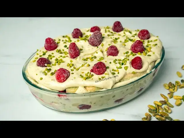 'Video thumbnail for Tiramisu cu fistic și zmeură - rețeta fără ouă (prăjitură fără coacere cu mascarpone) Savori Urbane'