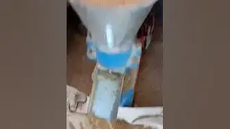 'Video thumbnail for খামারেই তৈরি হচ্ছে ব্রয়লার মুরগির খাদ্য।'