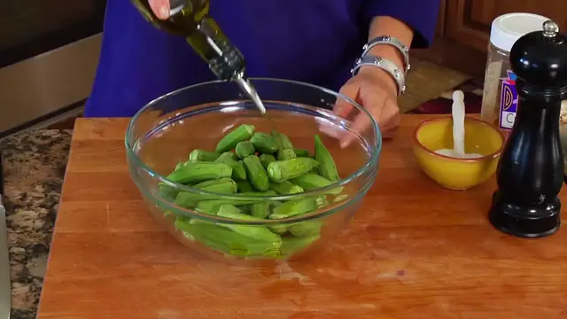 'Video thumbnail for How-To Roast Okra  (Aka Okra Fries) - Tasty and Easy (720p 30fps)'