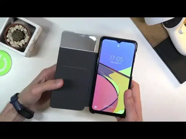 'Video thumbnail for Samsung View Cover for Samsung Galaxy A32 - Original Black Samsung Case Review (Smart S View Cover)'
