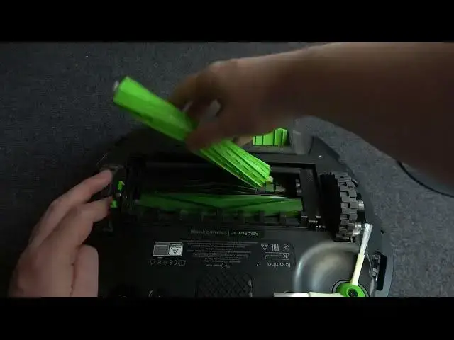 'Video thumbnail for How To Insert & Remove Main Cleaning Tool In iRobot Roomba i7'