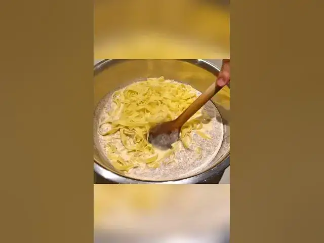 'Video thumbnail for Ina Garten NOODLE KUGEL by WomenChefs @WomenChefs #inagarten #noodle #kugel #easybaking #pastabake'