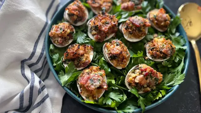 'Video thumbnail for High-Rolling Clams Casino Recipe'