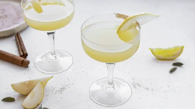 'Video thumbnail for Sugar And Spice Pear Martini Recipe'