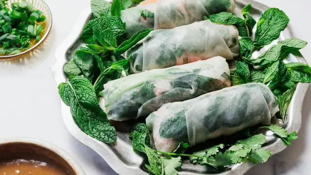 'Video thumbnail for These Crab Summer Rolls Are The Definition Of Refreshing; Here's How To Make Them'