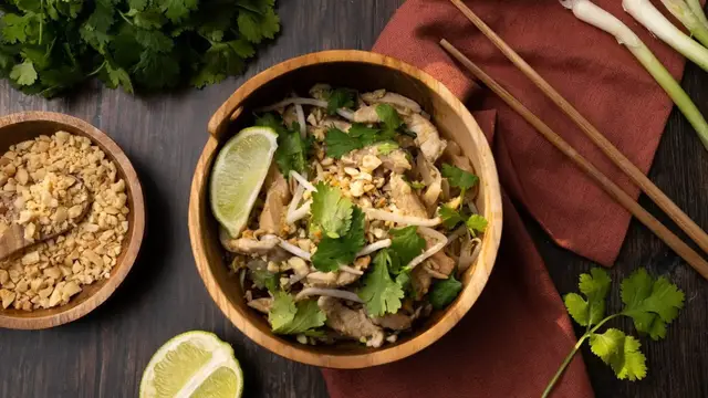 'Video thumbnail for Mushroom And Chicken Pad Thai Recipe'