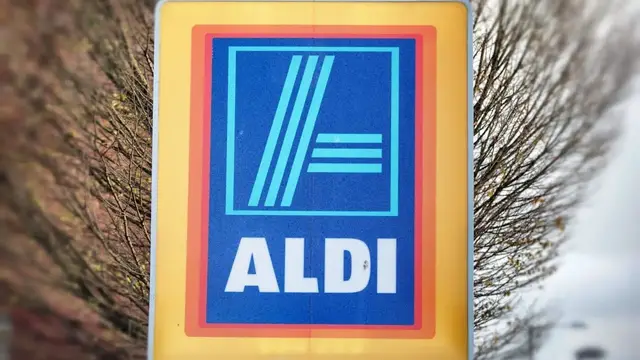 'Video thumbnail for The Real Reason Aldi Makes Customers Pay For Shopping Carts'